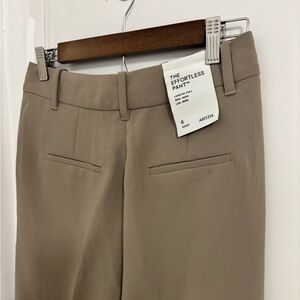 Aritzia Women's The Effortless Pant - Crepette | Nomad Taupe | Size 4 | Short